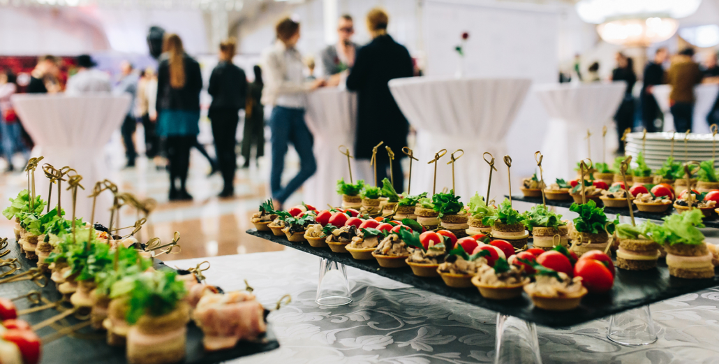 Die Unentbehrlichkeit von Catering in der Eventbranche: Ein Blick auf den aktuellen Stand - plan-my-events.com