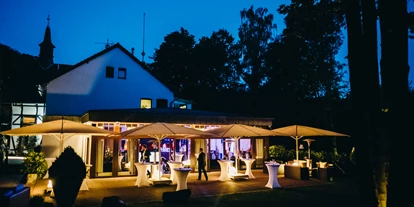 Eventlocations - Location für:: Dinner Event - Deutschland - Villa im Tal Garten bei Nacht - Villa im Tal 