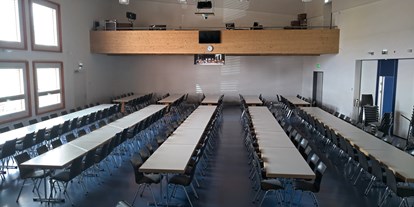 Eventlocations - Technik vorhanden: Bühne - Lufingen - Mehrzwecksaal - Seminarraum Zentrum Grüze