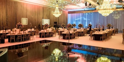 Eventlocations - Agenturbereiche: Eventmarketing - Deutschland - Hochzeit im Hotel mit eigener Komplettdekoration bis zur sich spiegelnden Tanzfläche - UWi EVENT GmbH