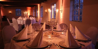 Eventlocations - Location für:: Dinner Event - Schieren - Romantischer Tisch Alter Speicher Gut Wensin - Alter Speicher Gut Wensin