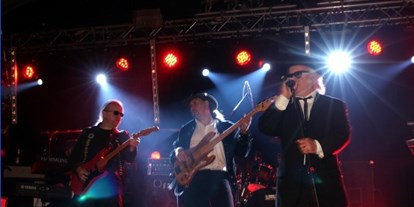 Eventlocations - Sound: Line-Arrays - Live Technik für Konzert - Blues Brothers Tribute - Berlin - NUHNsound
