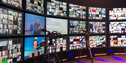 Eventlocations - Videotechnik: Bildschirme größer als 103" - Media Resource Group GmbH & Co KG