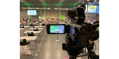 Eventlocations - Art der Veranstaltungen: Seminar/Schulung - Eching (Landkreis Freising) - Hybride Konferenz in der Olympiahalle - EV-Technik Veranstaltungstechik