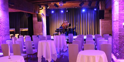 Eventlocations - Location für:: Geburtstag - Maxhütte-Haidhof - Festsaal mit Reihenbestuhlung - Leerer Beutel