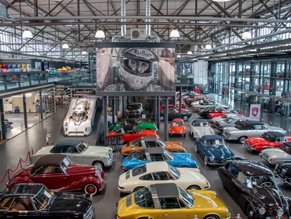 Eventlocations - Location für:: Ausstellung - Dormagen - Michael Schumacher Hangar  - MOTORWORLD KÖLN | RHEINLAND