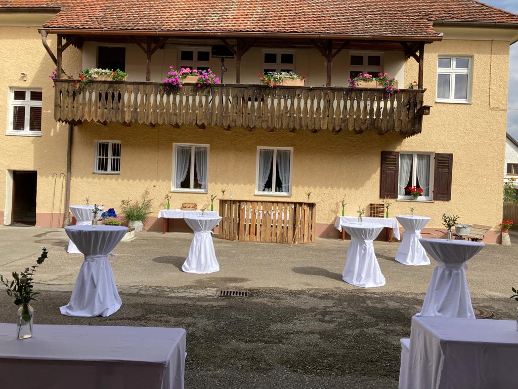 Eventlocation - Innenhof - Gasthaus zur alten Burg Hütting 