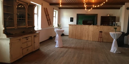 Eventlocations - Locationtyp: Festsaal - Fünfstetten - Bar und Tanzbereich - Gasthaus zur alten Burg Hütting 
