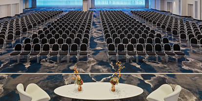 Eventlocations - Zimmerausstattung: Kosmetikspiegel - Bodenheim - Sheraton Frankfurt Airport Hotel & Conference Center