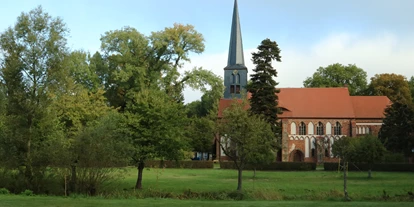 Eventlocations - Location für:: Geburtstag - Marienfließ - Kirche hinterm Haus - Klostergartenhotel Marienfließ