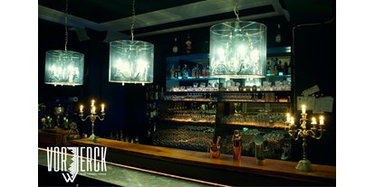 Eventlocations - Location für:: Party - Berlin-Stadt - Lassen Sie sich an unserer Bar einen leckeren Cocktail mixen. - Restaurant Vorwerck