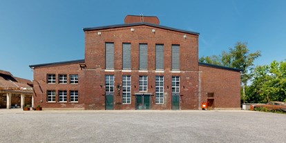 Eventlocations - Technik vorhanden: Starkstrom - Schwäbische Alb - Eventplatz - Außenbereich  - MOTORWORLD Village Metzingen