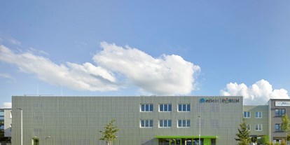 Eventlocations - Location für:: Meeting - Rheinstetten - Über 1.000qm große Hofterrasse mit Rasenfläche. - erlebt Forum Landau