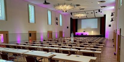 Eventlocations - Locationtyp: Theater/Konzertsaal - Künzelsau - Gr. Kursaal Parlamentarisch - Kurhaus-Kursaal