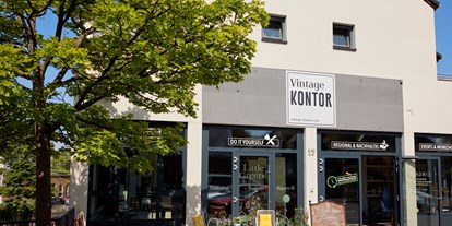 Eventlocations - Locationtyp: Bar/Lounge - Köln, Bonn, Eifel ... - Unser Vintagestore ist in einem ehemaligen Supermarkt lokalisiert. Hier gibts natürlich einen Parkplatz vor der Tür, und der Laden ist ebenerdig zugänglich. - Vintage Kontor