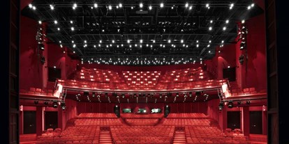 Eventlocations - Hamburg-Stadt (Hamburg, Freie und Hansestadt) - Stage Theater an der Elbe
