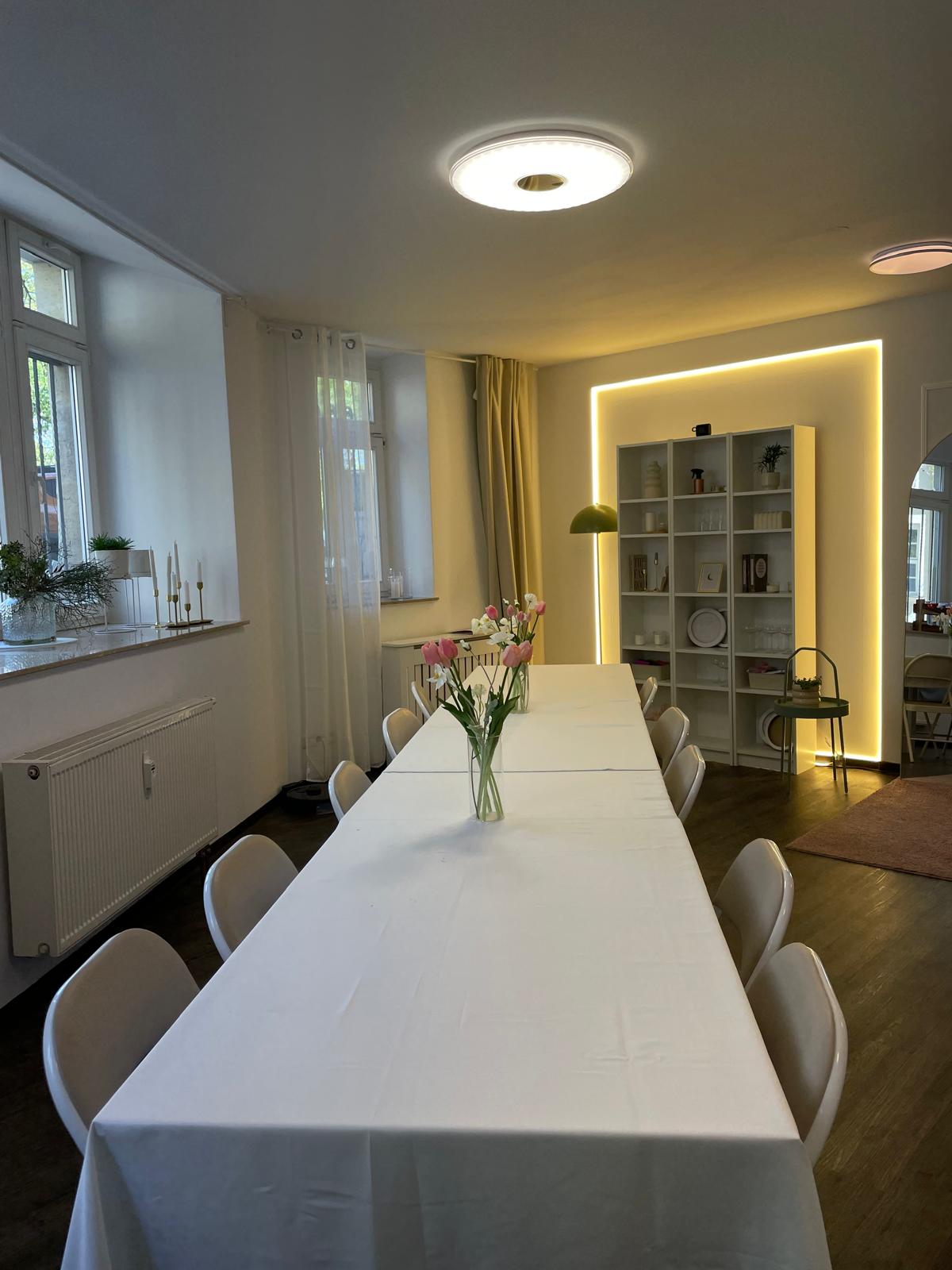 Eventlocations - Locationtyp: Eventlocation - Eventraum - Tisch - Aurora Events 