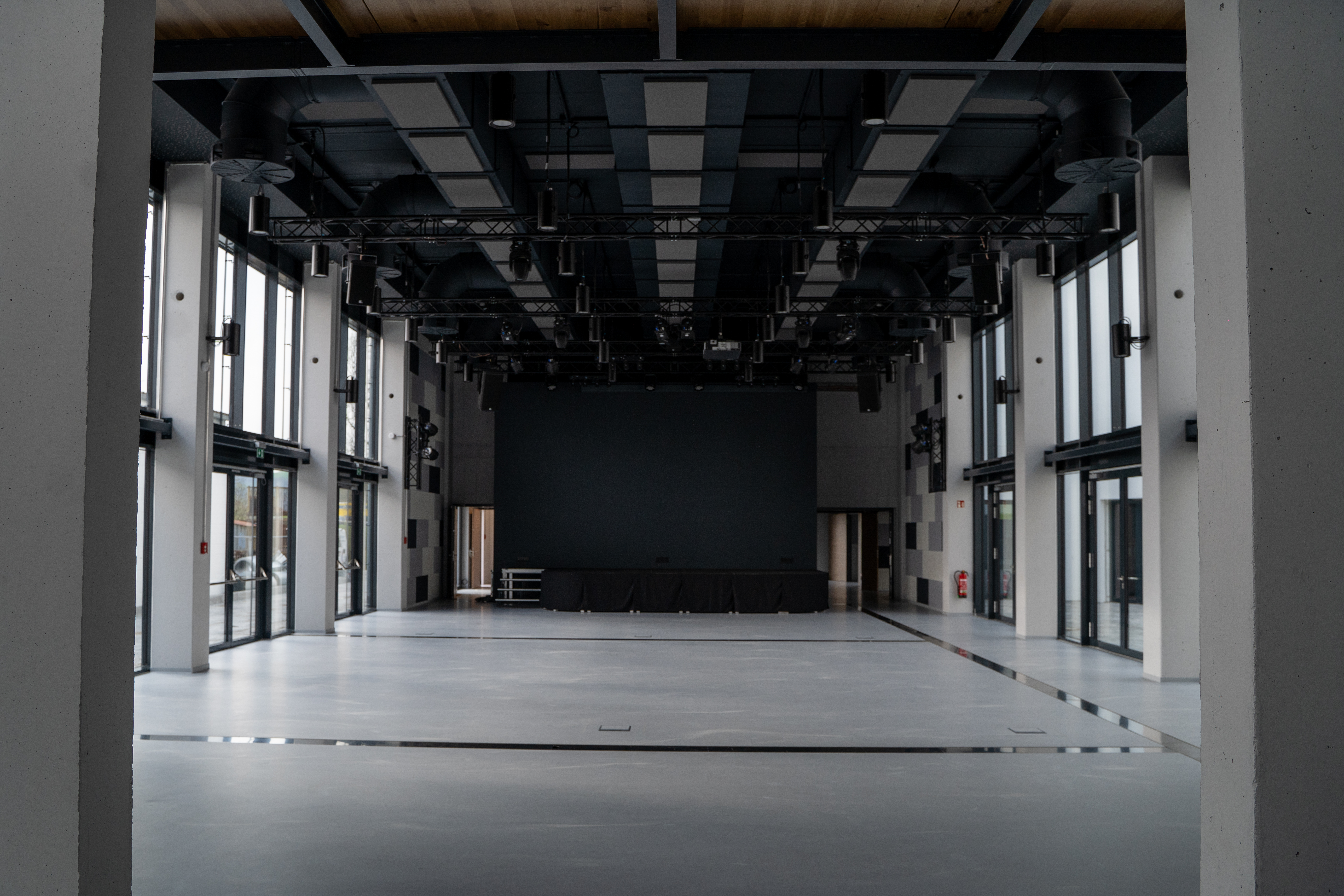 Eventlocation: Der Veranstaltungsaal, 500 qm Fläche für deine Ideen. - PLANET BLUE Eventlocation
