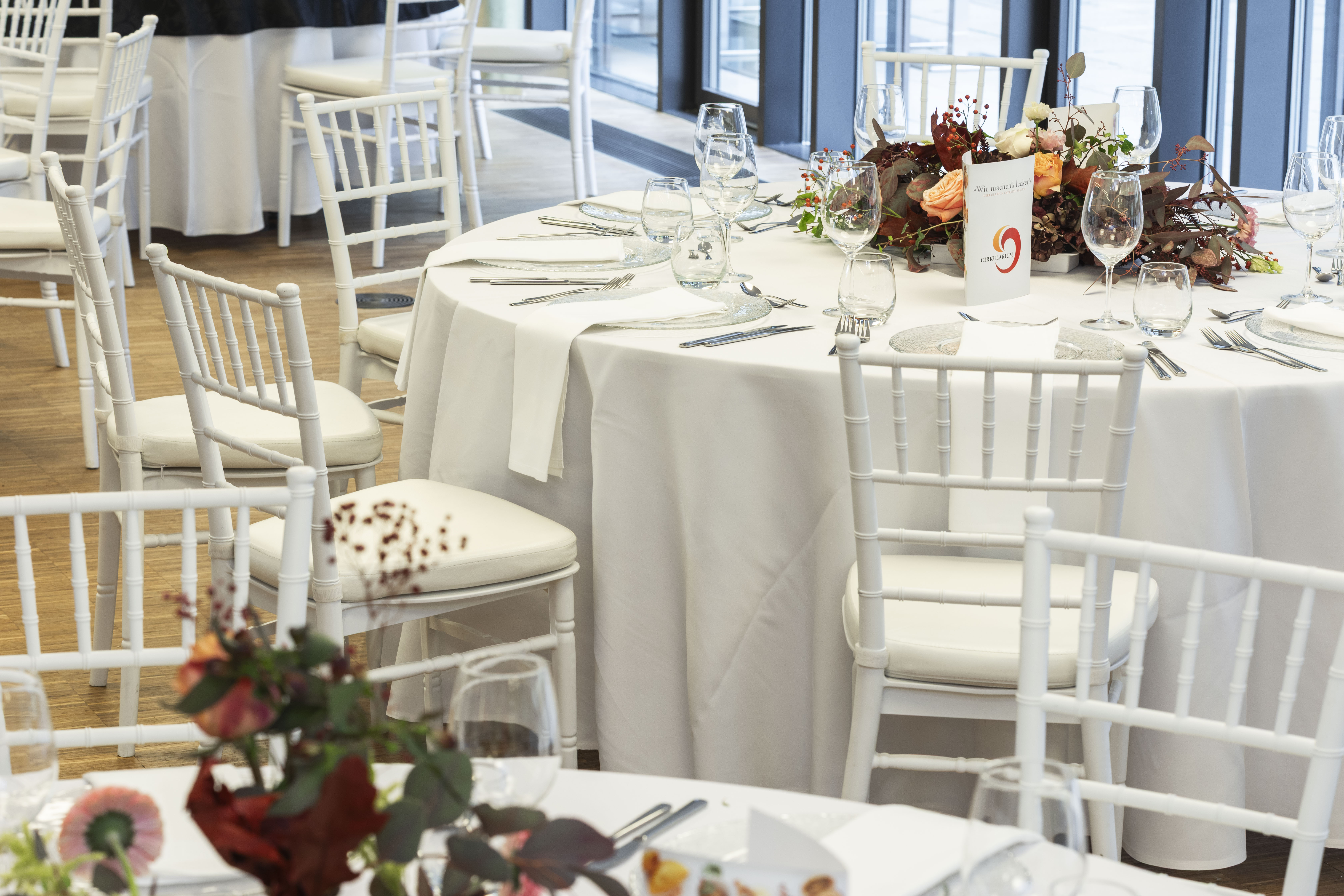 Eventlocations - Indoor - Runde Tische - Culinastro