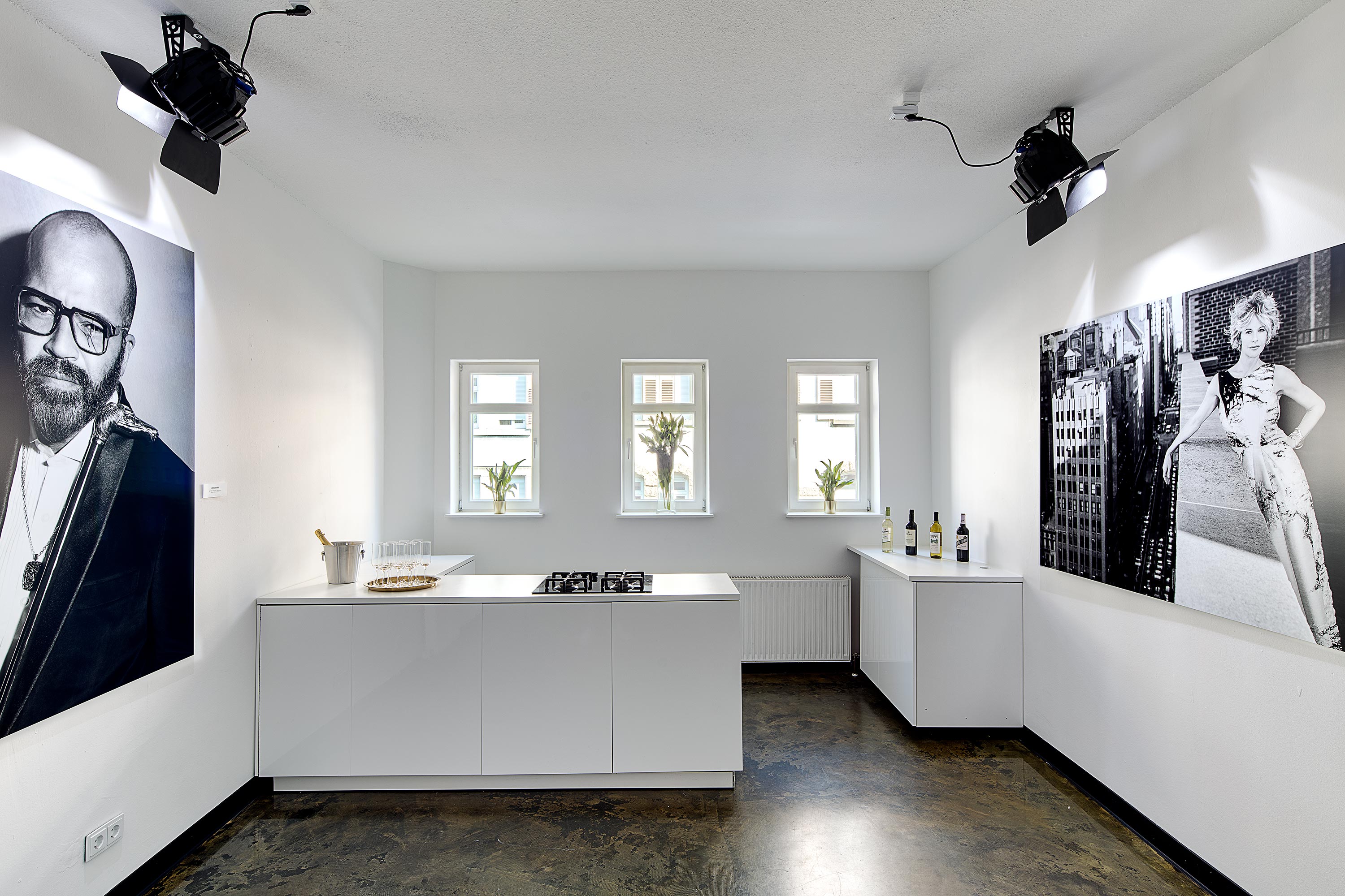Eventlocation: Küchen- und Barbereich der Gallery Stauch Stuttgart – direkt an den Veranstaltungsbereich angeschlossen - Gallery Stauch