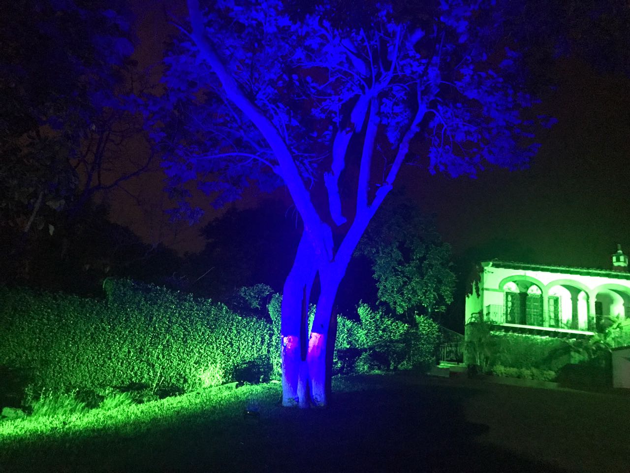 veranstaltungstechnik mieten: outdoor-Fluter - Show-Partner GmbH