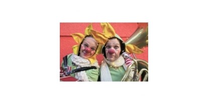 Eventlocations - Portfolio: Clowns & Comedians - Mlle Prrrr - Clowntheater, Walking-Act, Stelzentheater, Orakel