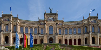 Eventlocations - Locationtyp: Eventlocation - Haar (Landkreis München) - Maximilianeum (Sitz des Bayerischen Landtags)