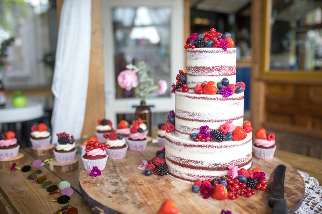 catering: Naked Cake als Hochzeitstorte

 - TJ Food GbR