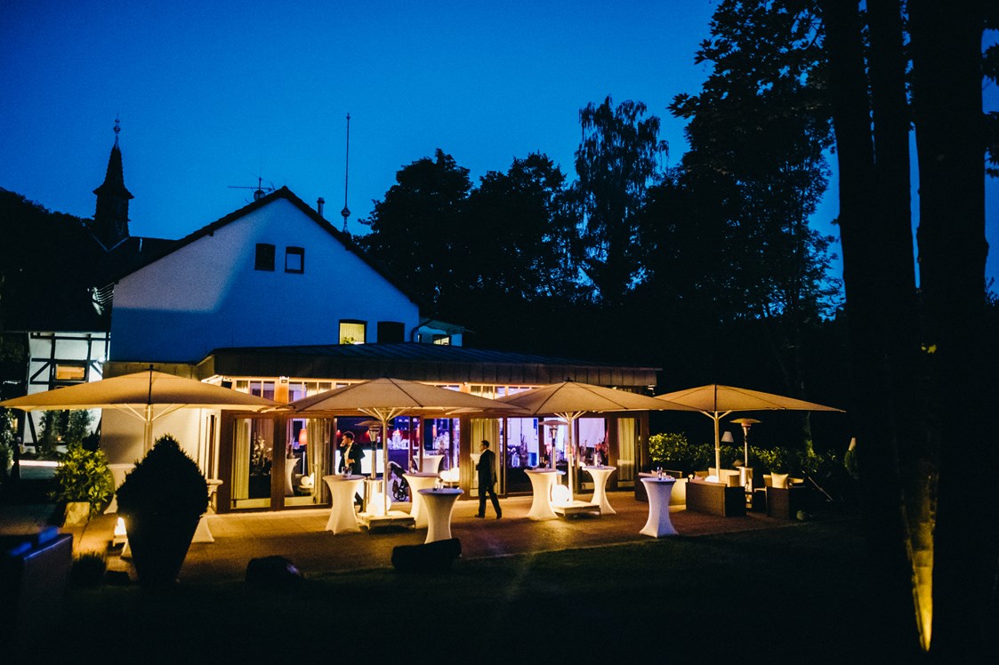 Eventlocation: Villa im Tal Garten bei Nacht - Villa im Tal 