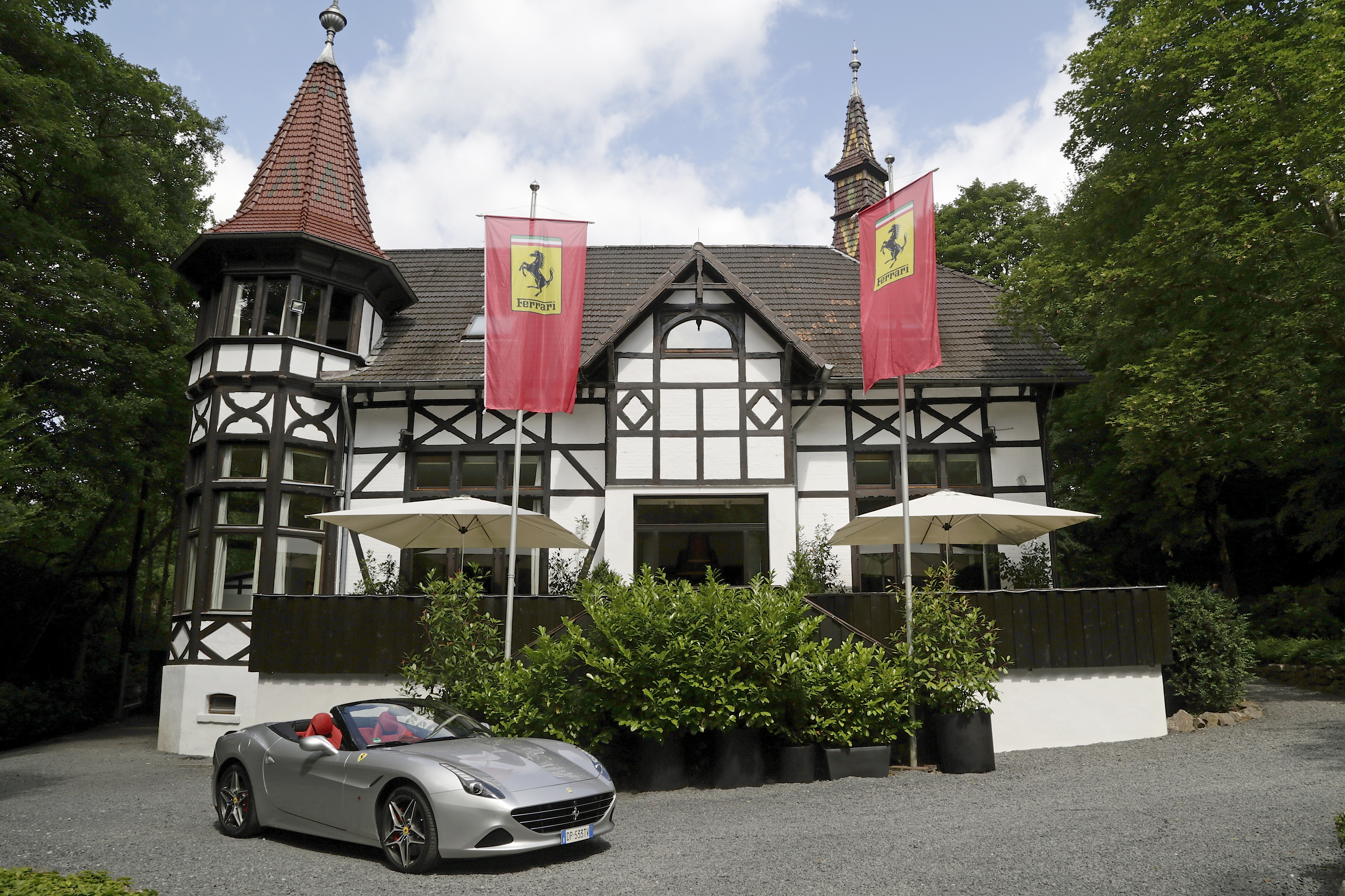 Eventlocation: Villa im Tal Frontalansicht - Villa im Tal 