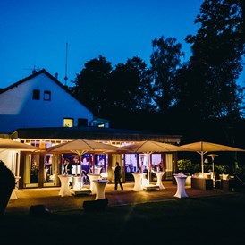 Location: Villa im Tal Garten bei Nacht - Villa im Tal 