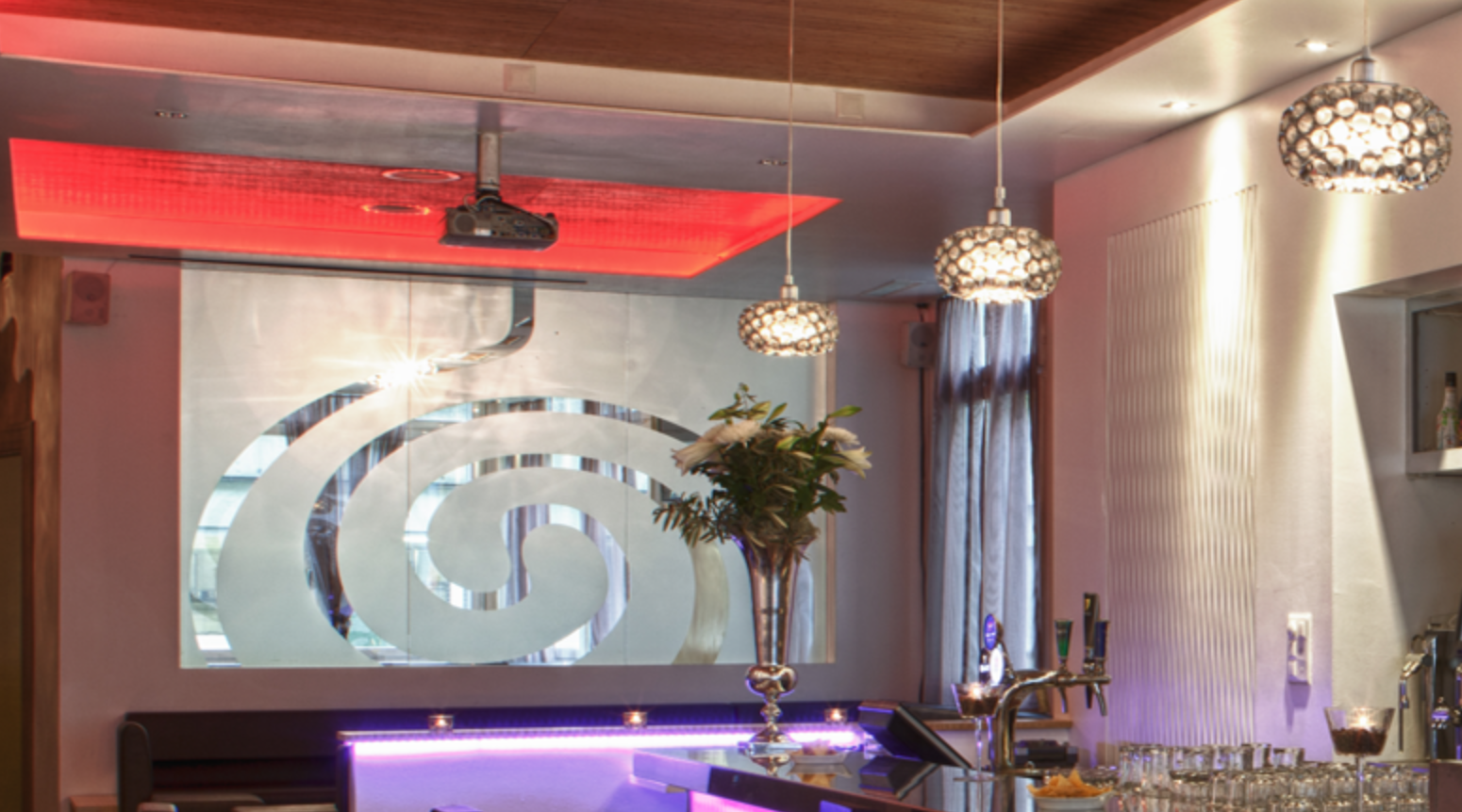 Eventlocations - Zug-Stadt - Bar - Café - Lounge MANTRA