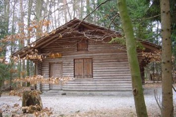 Eventlocation: Waldhütte Waldhaus der Burgergemeinde Mörigen
