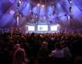 Veranstaltungstechnik mieten: Ton,- Licht- und Projektionstechnik. Projektionen und Beschallung für 1500 Personen - B&B Technik + Events GmbH - Mainz