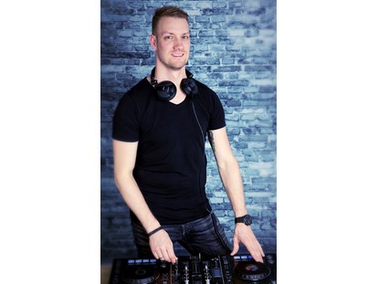 Eventlocations - Portfolio: DJ - Niederrhein - Uwe Wii Discjockey