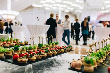 catering: tibits