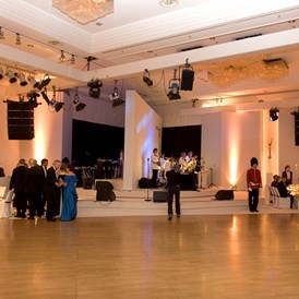 Eventagenturen: Die größte Drehbühne in Berlin - DM 12m - ideal für 2 Bands und ein AHA - Effekt für alle Gäste  - UWi EVENT GmbH