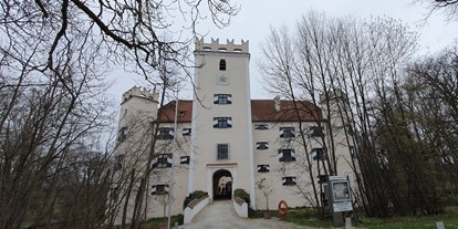 Eventlocations - Locationtyp: Eventlocation - Landau an der Isar - Schloss Mariakirchen