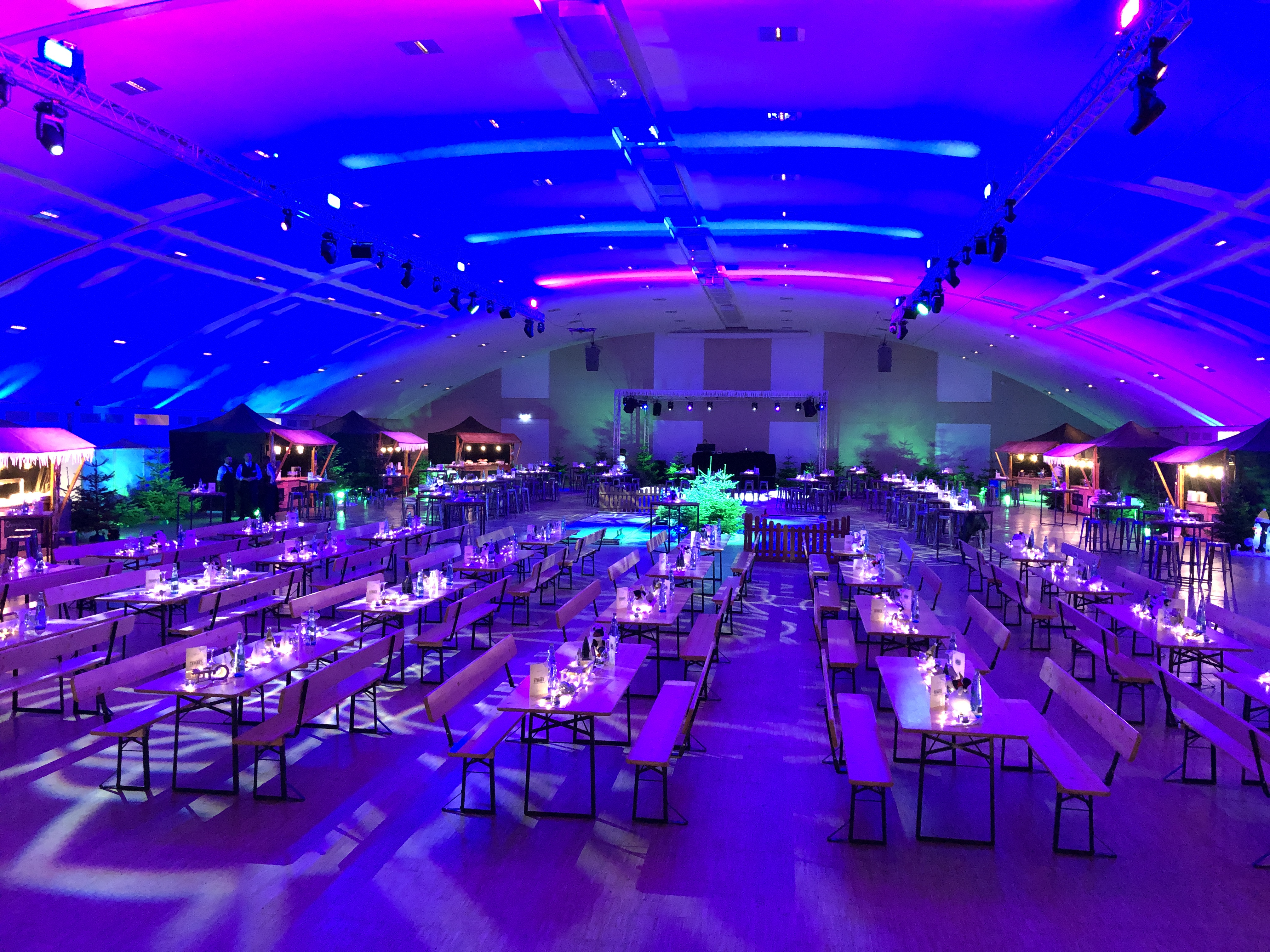 Eventlocations - Videotechnik: Bildschirme bis 65" - Deutschland - Abendveranstaltung - Little Man