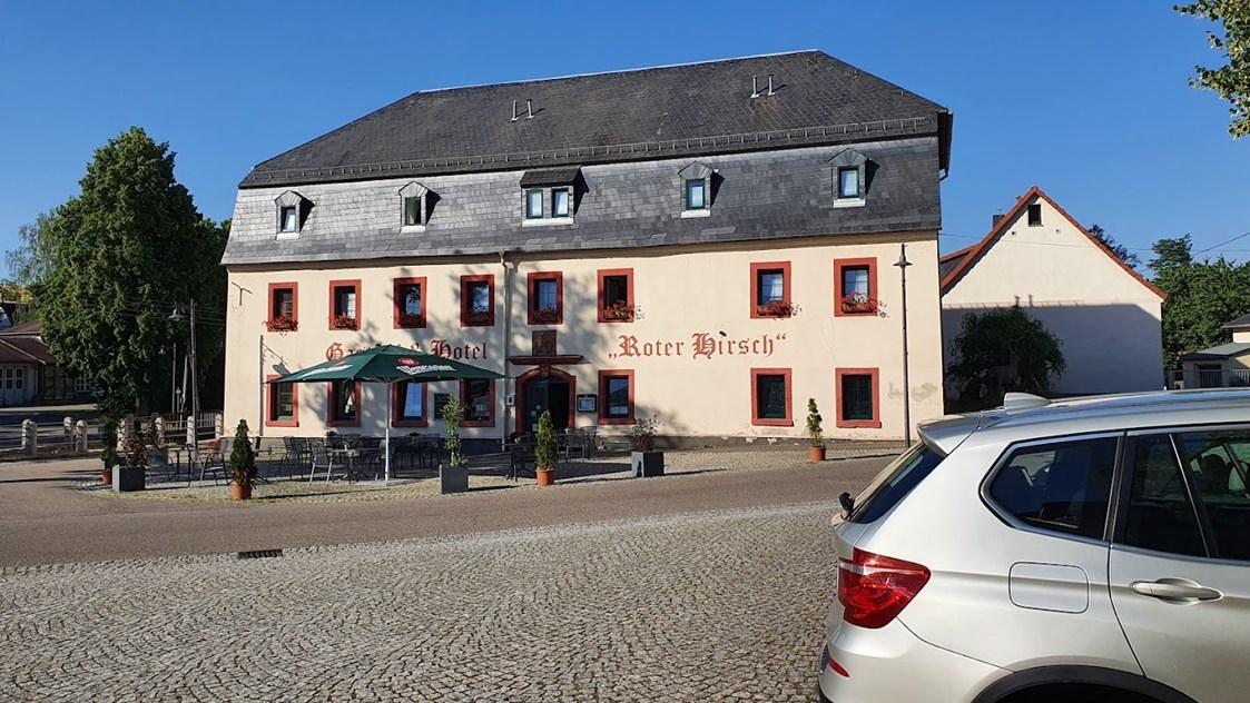Locations: Gasthof und Hotel "Roter Hirsch"