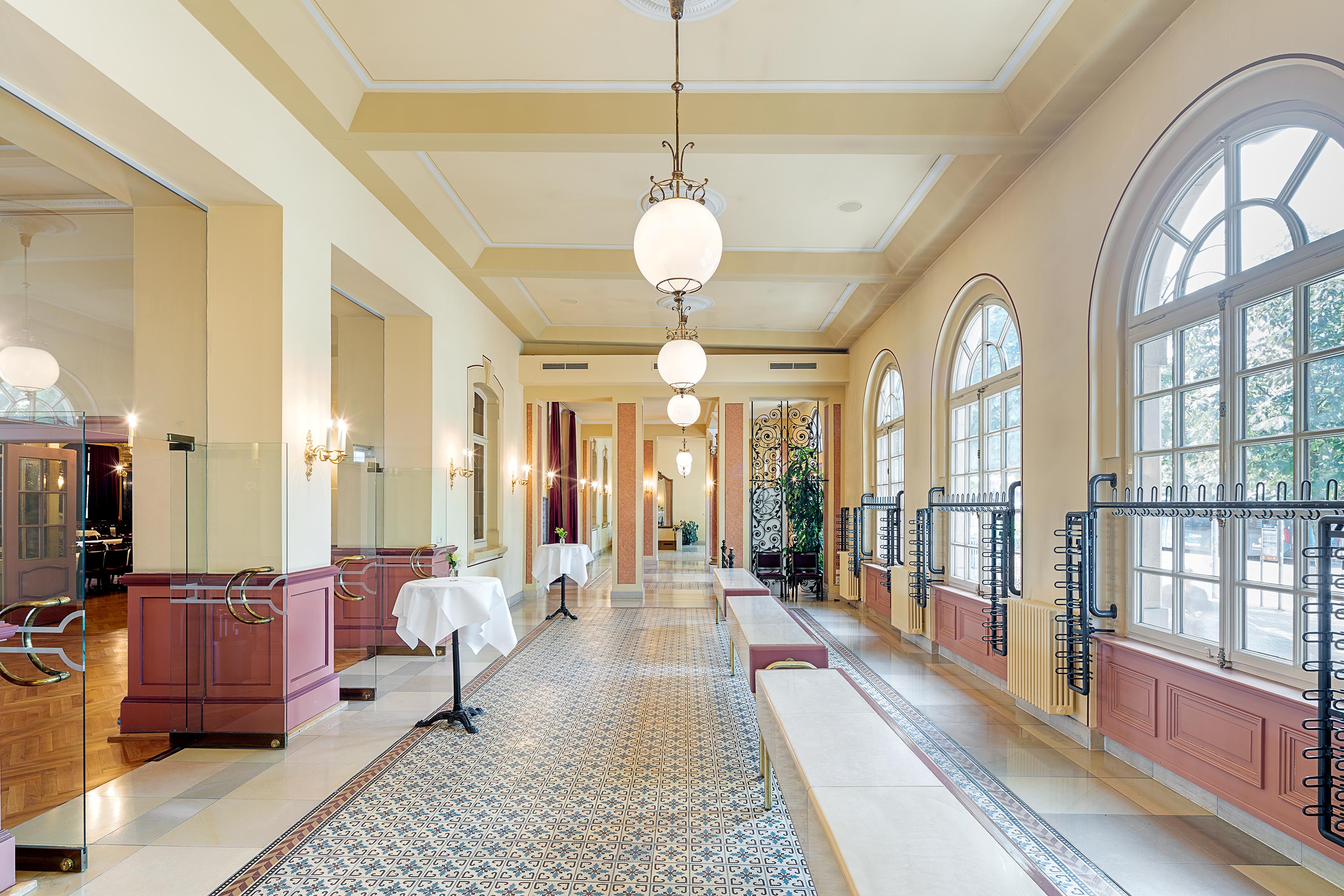 Eventlocation: Eingangsfoyer und Garderobe - Musikhalle