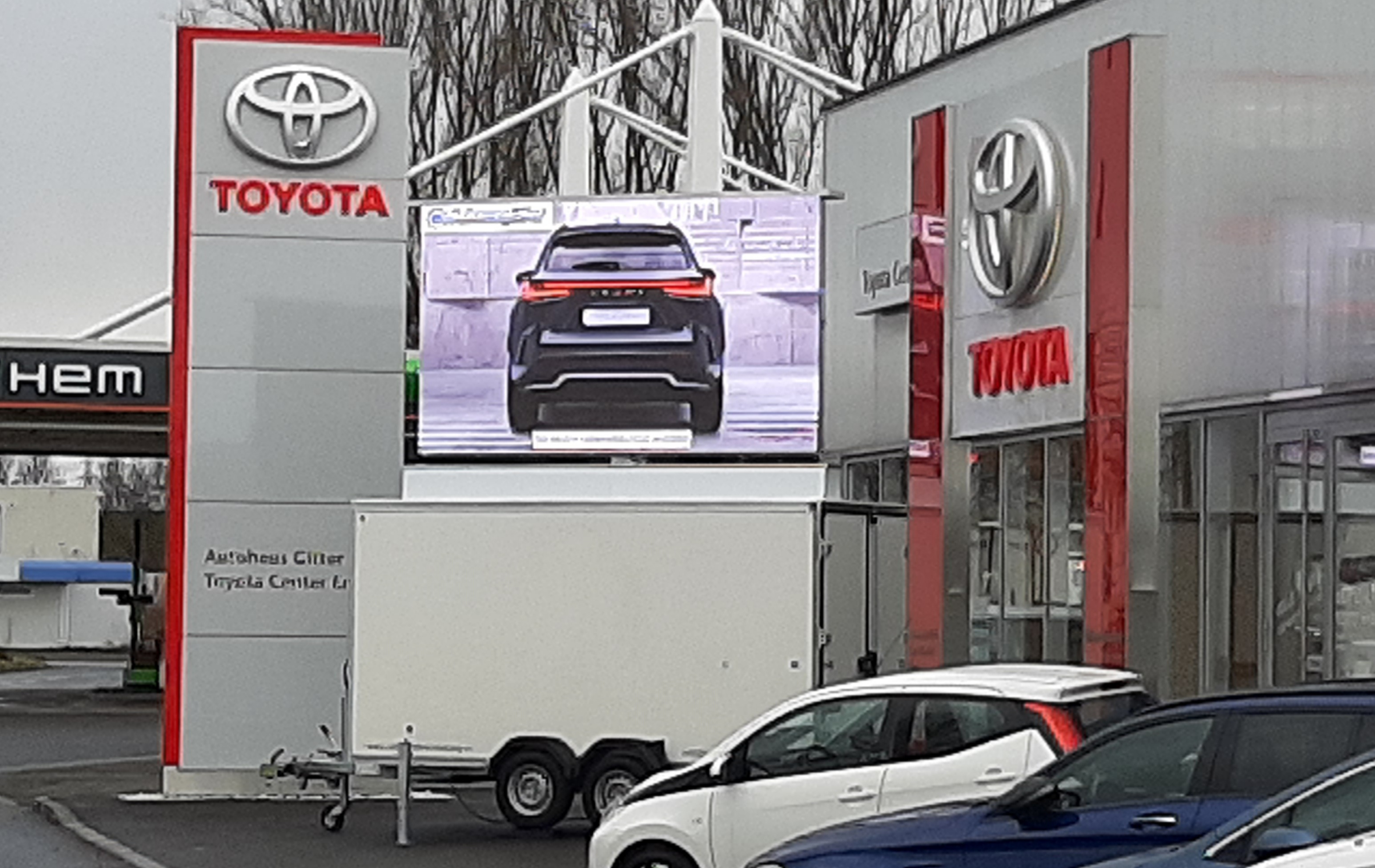 Eventlocations - Videotechnik: Bildschirme bis 103" - Erfurt - Mobiler Videotrailer mit 7 m² hochauflösender Videowand. alle gängigen Medien können übertragen werden.  - Videowall - mobile Videotrailer