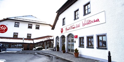 Eventlocations - Tagungstechnik im Haus: Leinwände - Thyrnau - Michel & Friends Hotel Waldkirchen