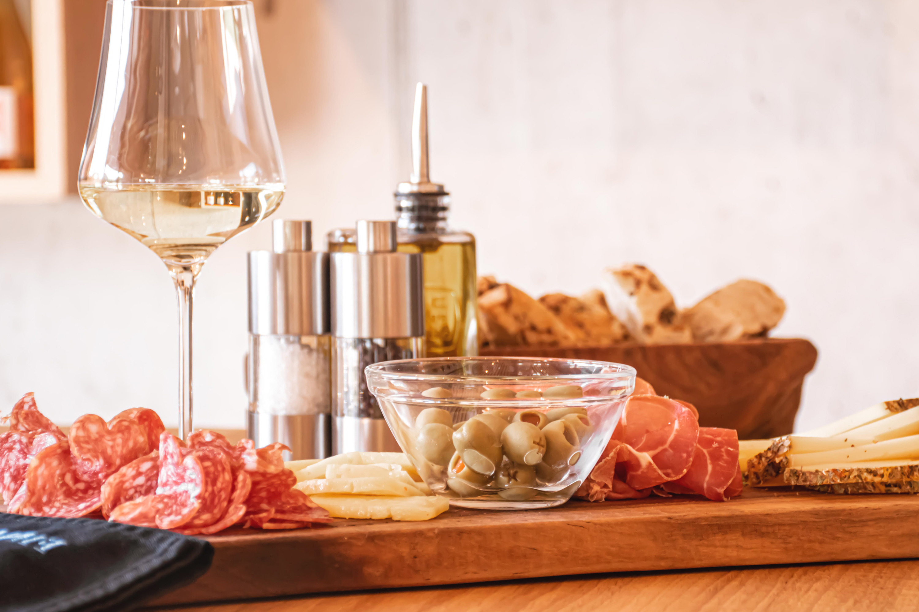 Eventlocations - Riehen - Schinken-Käse-Salami Platte - coffee&wine Auggen