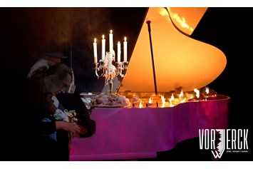 Eventlocation: Bei unserer effektvollen Grand Piano Show brennt sogar der Flügel! - Restaurant Vorwerck