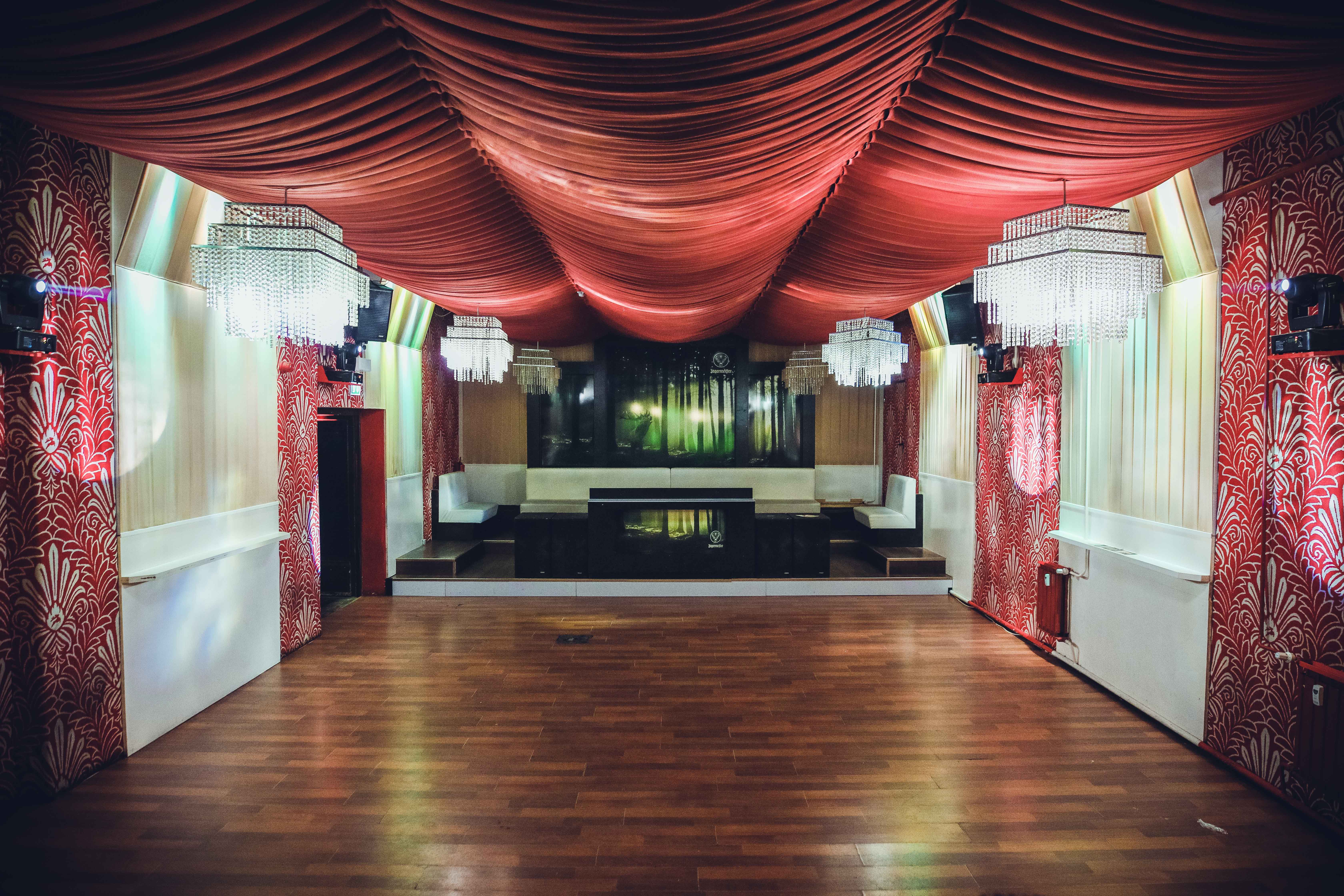 Eventlocation: Roter Salon - Teilbereich des Blauen Salons - Parkhotel Dresden